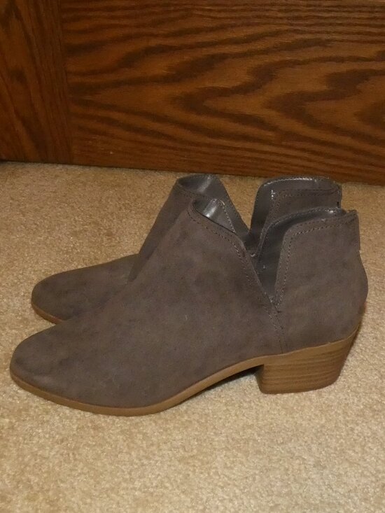 Express Booties Size 9 - Picture 3 of 5